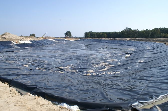 Geomembrany HDPE i geosyntetyki towarzyszące - prawidłowe wykonawstwo