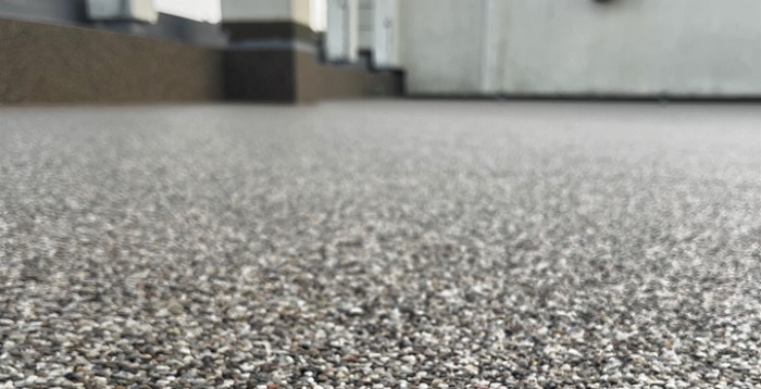 Kamienny dywan – naturalne i trwałe wykończenie posadzek