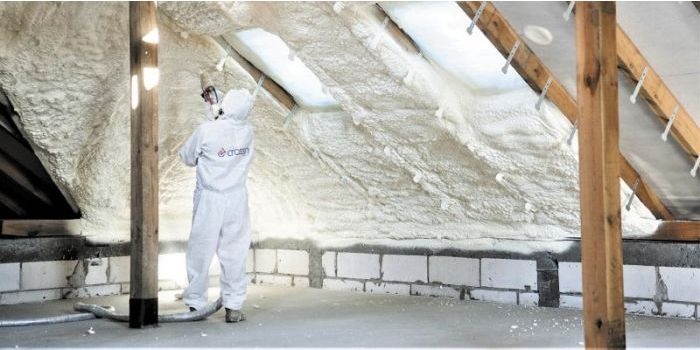 Materiały do termoizolacji dachu – nie tylko wełna i styropian