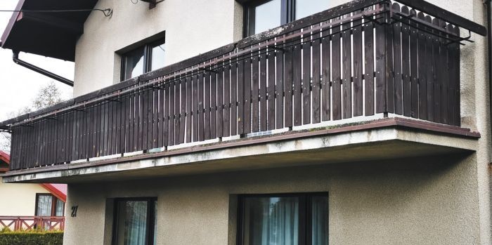 Renowacja budynku a naprawa tarasów i balkonów. Cz. 5. Układy drenażowe w pracach renowacyjnych balkonów