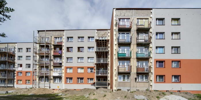 Błędy w projektowaniu i wykonawstwie izolacji złączy w budynkach poddawanych termomodernizacji – studium przypadków