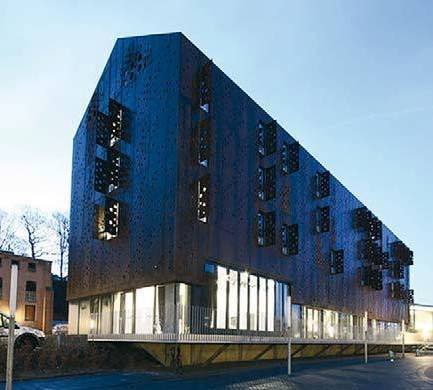 Elewacja budynku w Silkeborg (Dania) po przeprowadzonej modernizacji &ndash; widok fasady
SHL