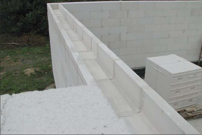 Ściana zewnętrzna jako przegroda budowlana, poza nośnością konstrukcji, powinna też zapewniać ochronę cieplno-wilgotnościową i przeciwpożarową
Solbet