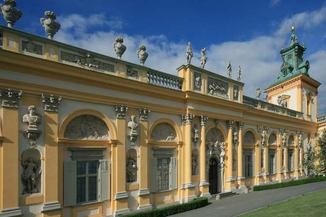 Godny naśladowania pod względem zachowania historycznego wyglądu fasady jest przykład wymiany okien w pałacu kr&oacute;la Jana III Sobieskiego w Wilanowie
Milewski