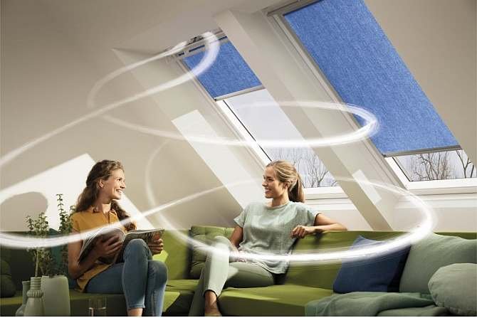 Dopływ świeżego powietrza do pomieszczeń mieszkalnych i uzytkowych zapewnia przebywającym odpowiedni, zdrowy mikroklimat, czyli właściwy skład powietrza, temperatury i wilgotności
Fot. Velux