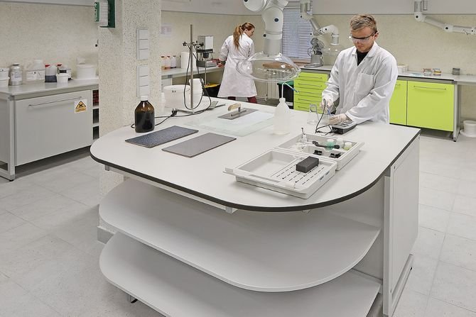 Nowe laboratorium badawcze na 25-lecie Flowcrete w Polsce
Flowcrete Polska