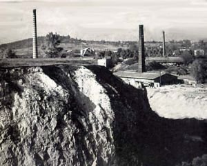 Fot. 1. Zakłady wapiennicze na Kadzielni (1945 r.) [6]