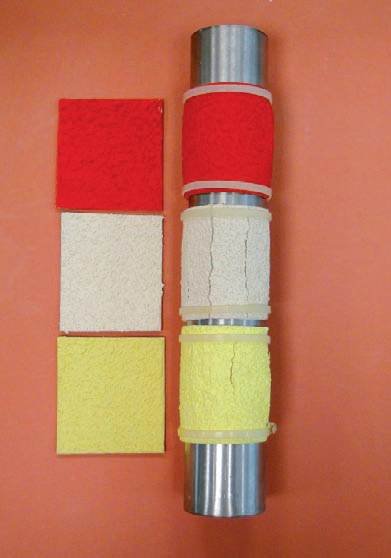 Fot. 3–5. Powierzchnie wypraw tynkarskich po próbie zginania: akrylowa (kolor czerwony), krzemianowa (biały) i silikonowa (żółty)