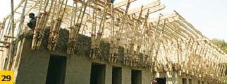 FOT. 29. Konstrukcja i elewacja szkoły w Rudrapurze