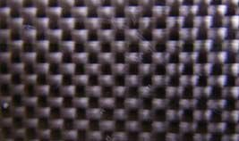 Fot. 3–4. Fibrogeopolimer na bazie plecionki bazaltowej: plecionka z włókien bazaltowych (3), włókna pokrywane materiałem geopolimerowym (4)