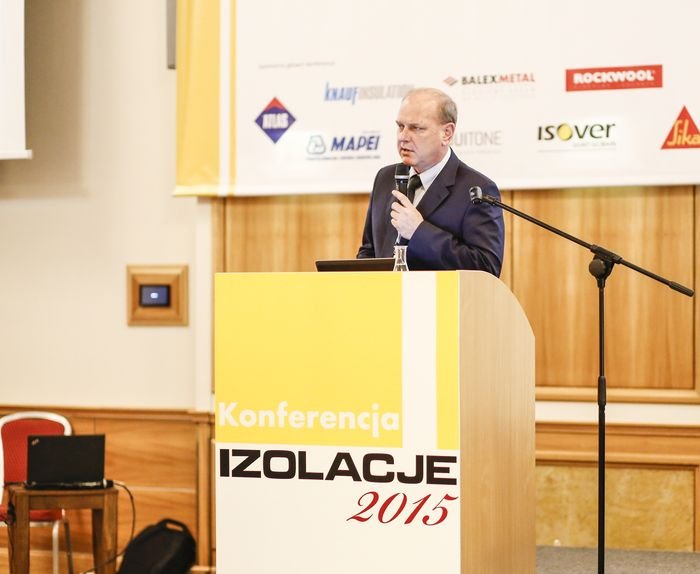 Mariusz Garecki mówił o zmianach wymagań w zakresie izolacyjności przegród budowlanych w systemach ETICS.