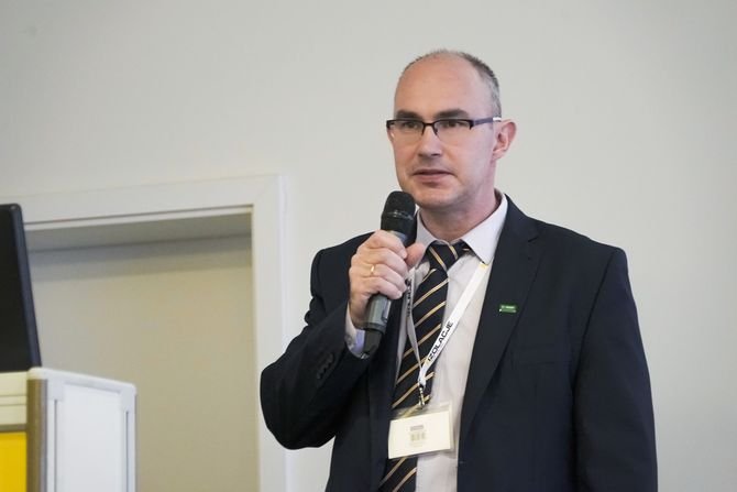 Janusz Banera z firmy BASF przedstawił zastosowanie i właściwości polimocznika.