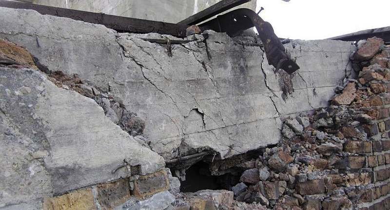 FOT. 2. Widok uszkodzonego wieńca od strony zachodniej; fot. archiwum autora (Ł. Drobiec)