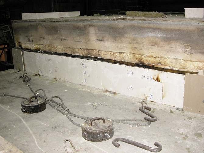 FOT. 4. Widok nienagrzewanej powierzchni elementu próbnego pasa międzykondygnacyjnego po badaniu w zakresie odporności ogniowej; fot.: archiwa autorów