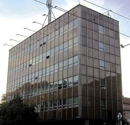 Budynek z lekką obudową z początku okresu realizacji tego typu rozwiązań