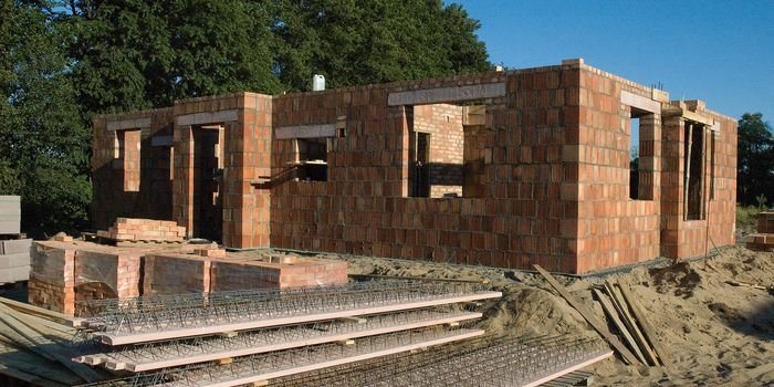BCC ws. projektu Ustawy Prawo budowlane &ndash; domy do 70 m2 bez pozwolenia na budowę, fot. www.freeimages.com