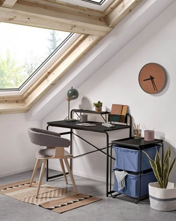 biurko i ergonomiczne krzesło