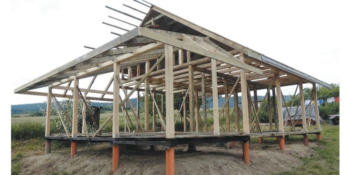 Konstrukcja szkieletowa domu drewnianego, fot. autorzy