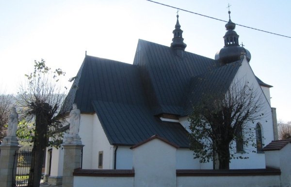 Zabytkowy XIV-wieczny kościół