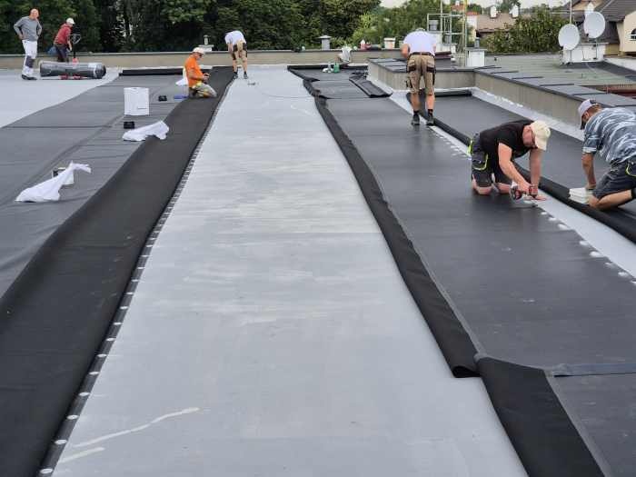 pokrycie dachu szkoly epdm sealeco 2