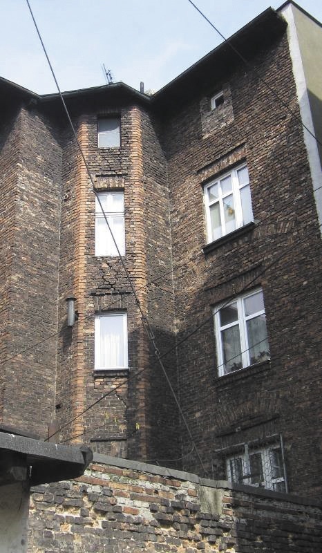 fot-osiem-a-d-widok-uszkodzonych-nadprozy