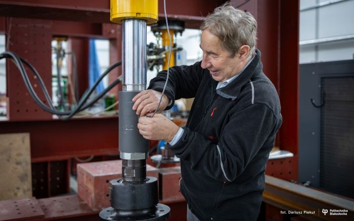 patent glowica opadowa systemu szalunkowego fot dariusz piekut