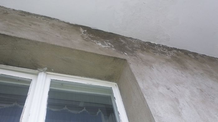fot-dziewiec-brak-izolacji-podplytkowej