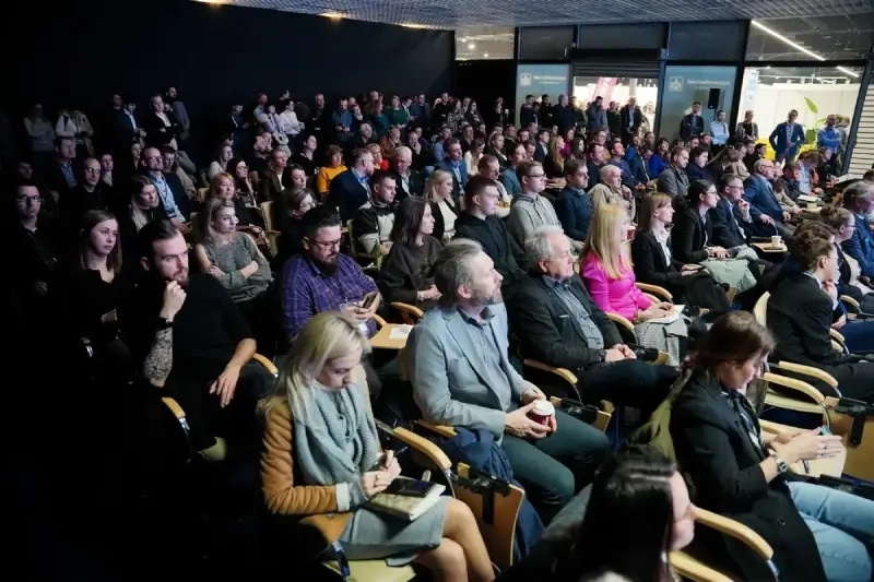 publicznosc na konferencj podczas targów Isoltex